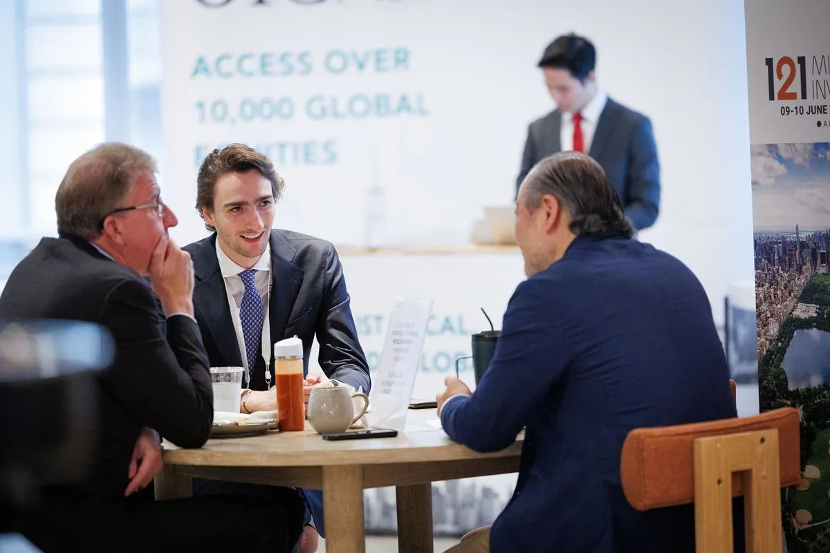 Mining companies and investors in a 1-2-1 meeting at 121 Dallas